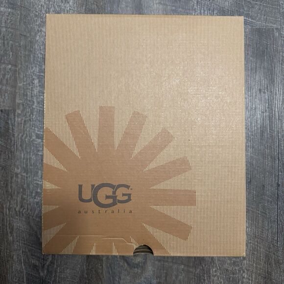 UGG Becket Black Womens Leather Sheepskin Buckle Short Boots Sz 7 - Picture 8 of 9